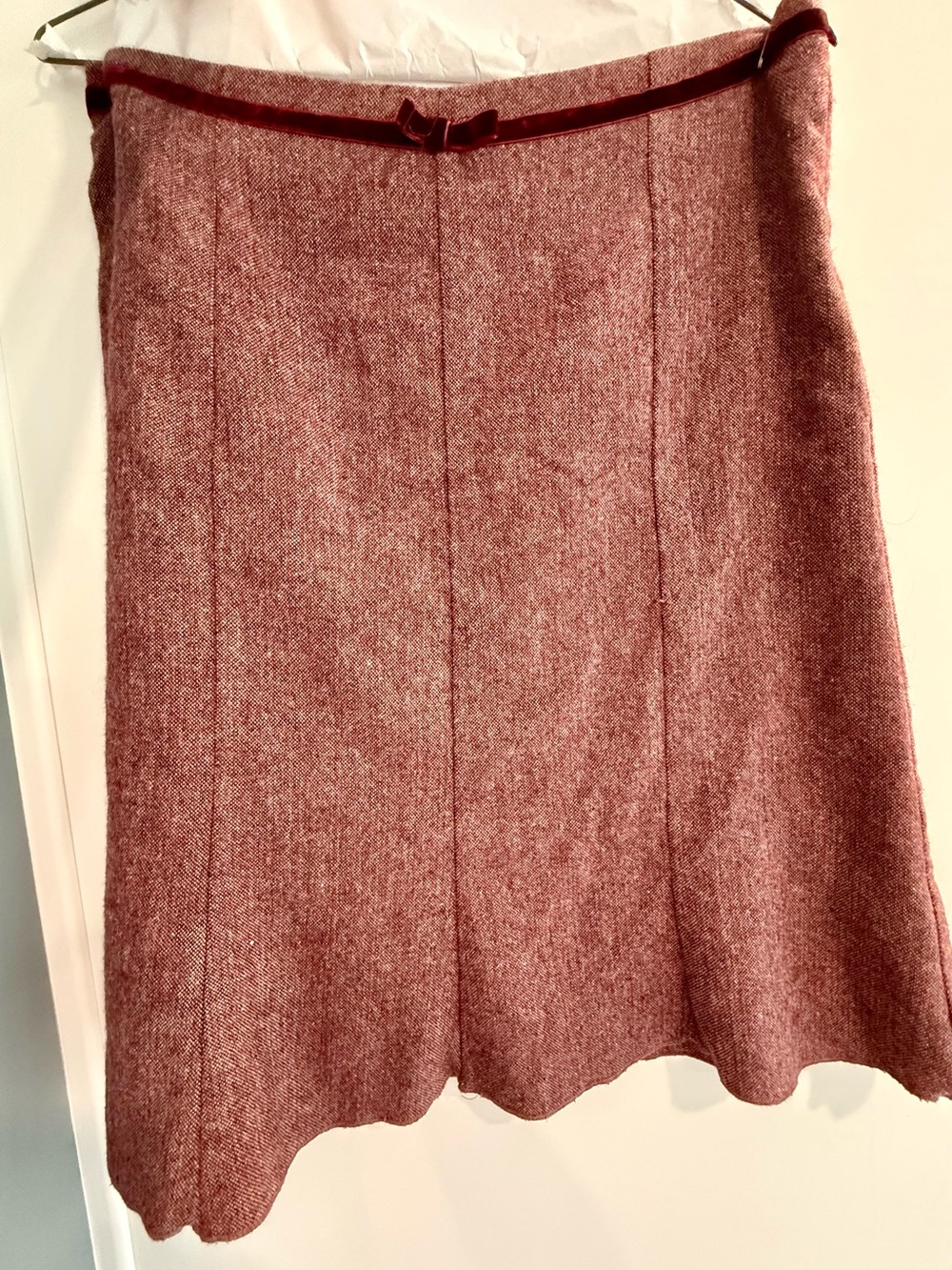 Women’s Red Scalloped Hem A-Line Skirt with velvet trim